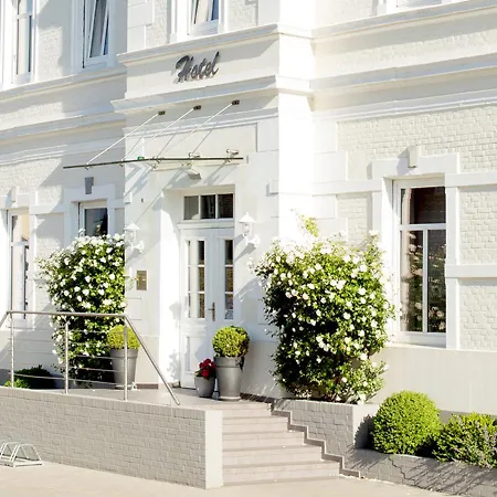 Kleiner Yachthafen Hotel *